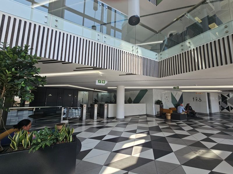 TO LET – Upmarket & Immaculate Office Space  208m2– Menlyn - Photo 2