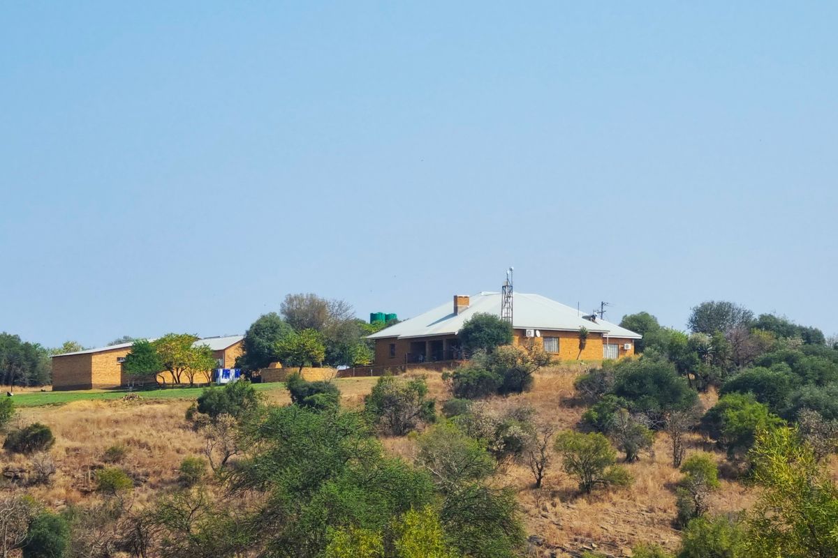 🌿 The Farm You’ve Been Waiting For! – Prime Cattle & Game Farm near Swartruggens - Photo 2