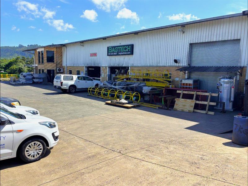 1397m2 Freestanding Warehouse To Let | Prime Logistics Position - Photo 2