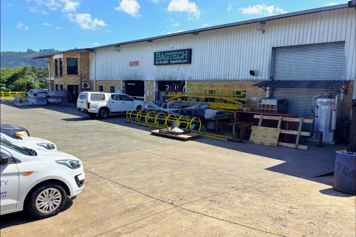 1397m2 Freestanding Warehouse To Let | Prime Logistics Position - Photo 2