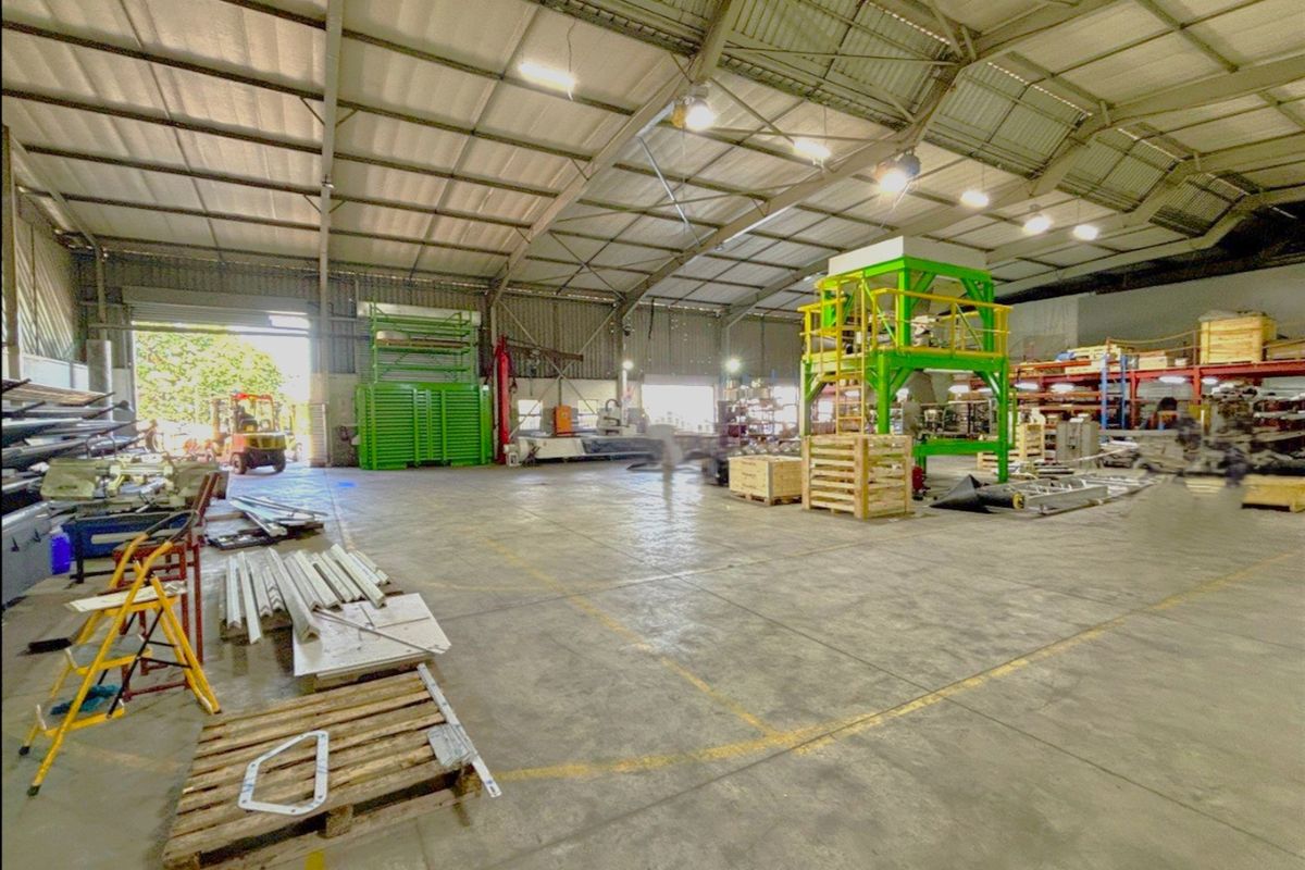 1397m2 Freestanding Warehouse To Let | Prime Logistics Position - Photo 4