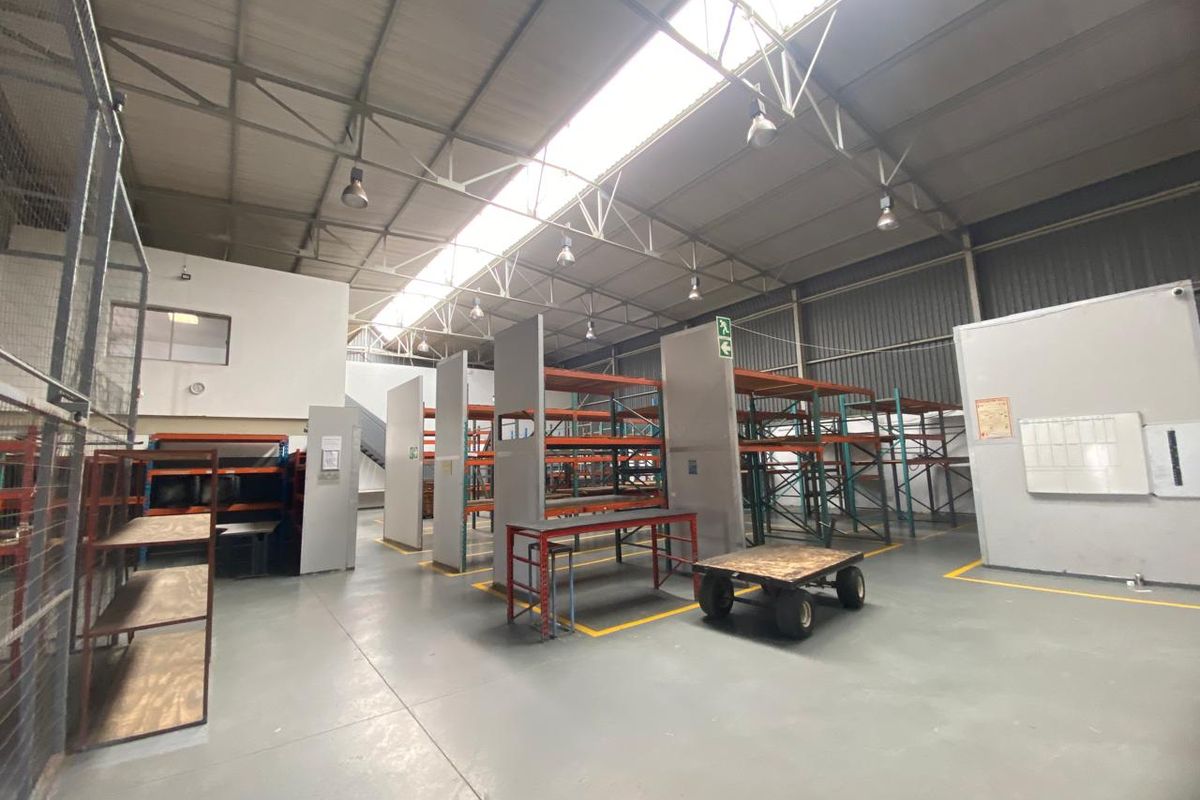 4,194m2 Freestanding Logistics Facility To Let | Large Yard | Superlink Access | 600A Power - Photo 5