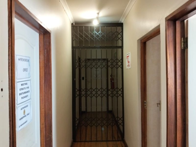 An office space is available - Photo 6