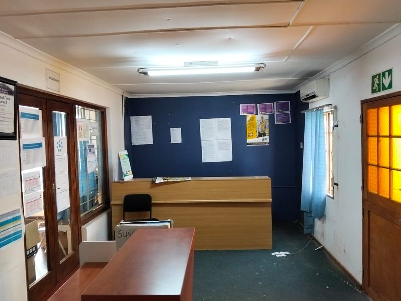 An office space is available - Photo 8