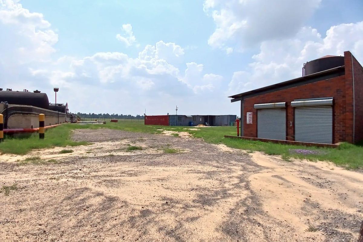 One Million Litre Liquid Storage Facility for sale in Vaalpark industrial area - Photo 5