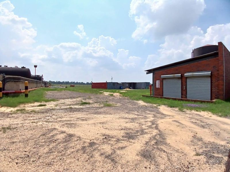 One Million Litre Liquid Storage Facility for sale in Vaalpark industrial area - Photo 5