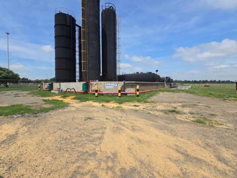 One Million Litre Liquid Storage Facility for sale in Vaalpark industrial area - Photo 7