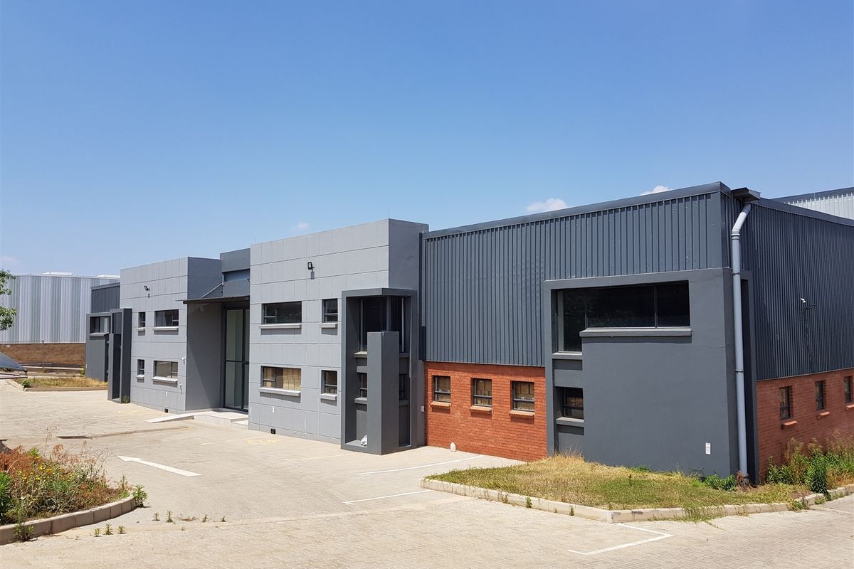 2145m2  Warehouse  - TO LEASE in Cosmo  Business Park - Photo 3