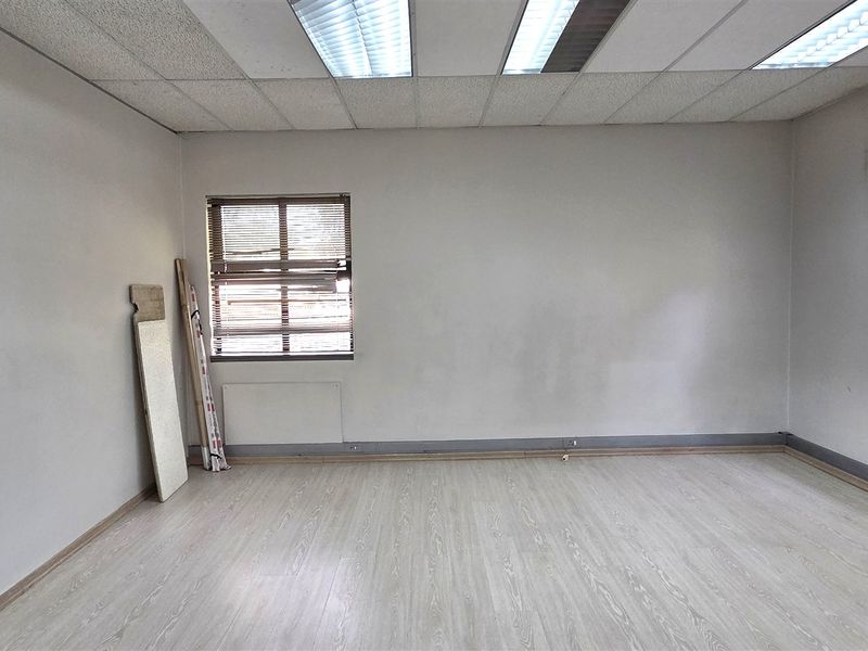 Office space to in St Andrews Office Park - Photo 5