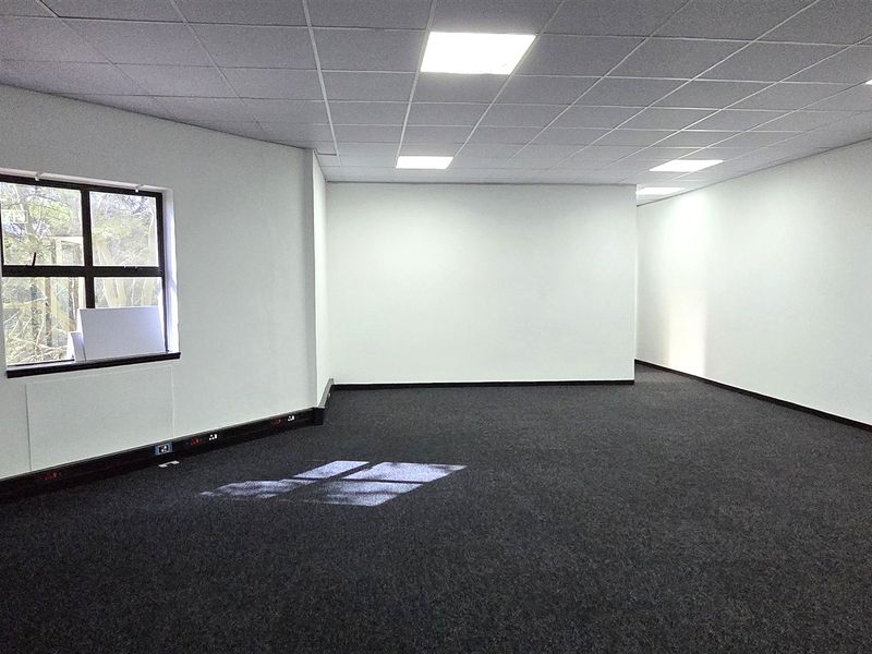 Office space to in St Andrews Office Park - Photo 9