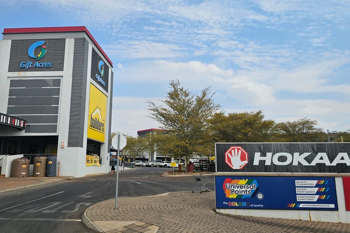 TO LET | 124 m2 Retail  | Make it your own | Established shopping centre - Photo 5