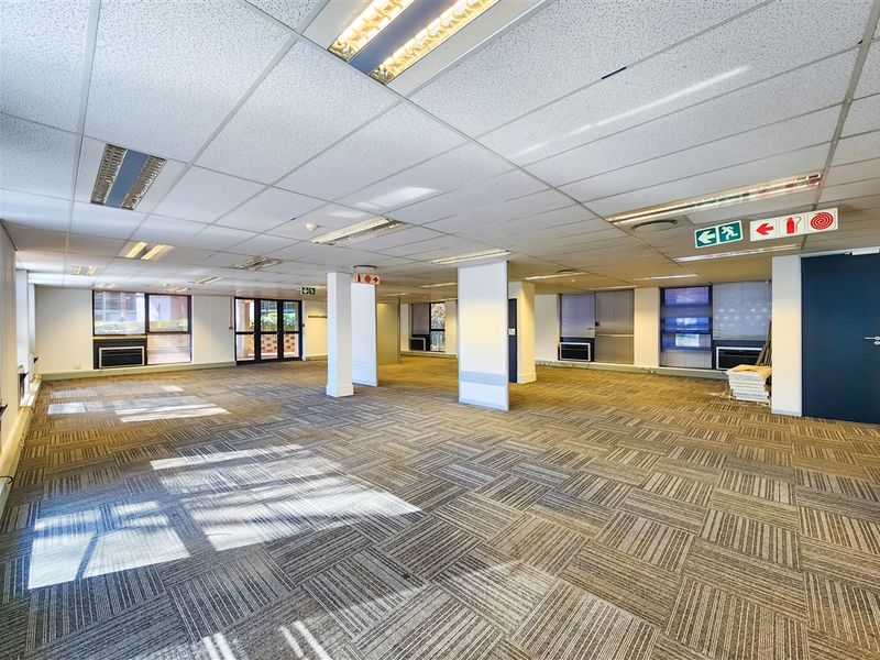 320m2 Modern Office to Let in Constantia Office Park - Photo 10