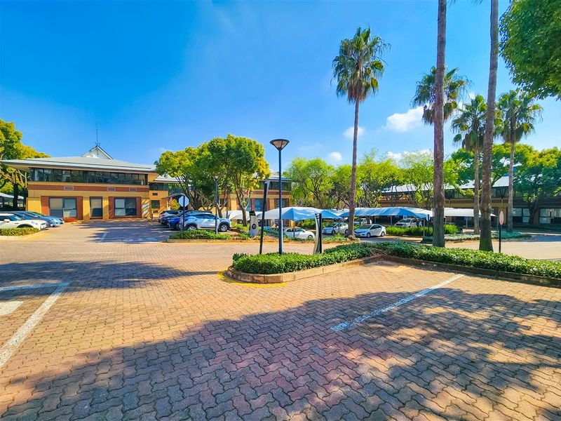 320m2 Modern Office to Let in Constantia Office Park - Photo 4