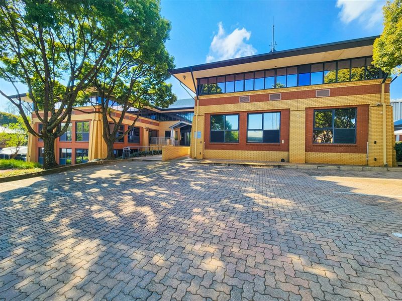 320m2 Modern Office to Let in Constantia Office Park - Photo 3