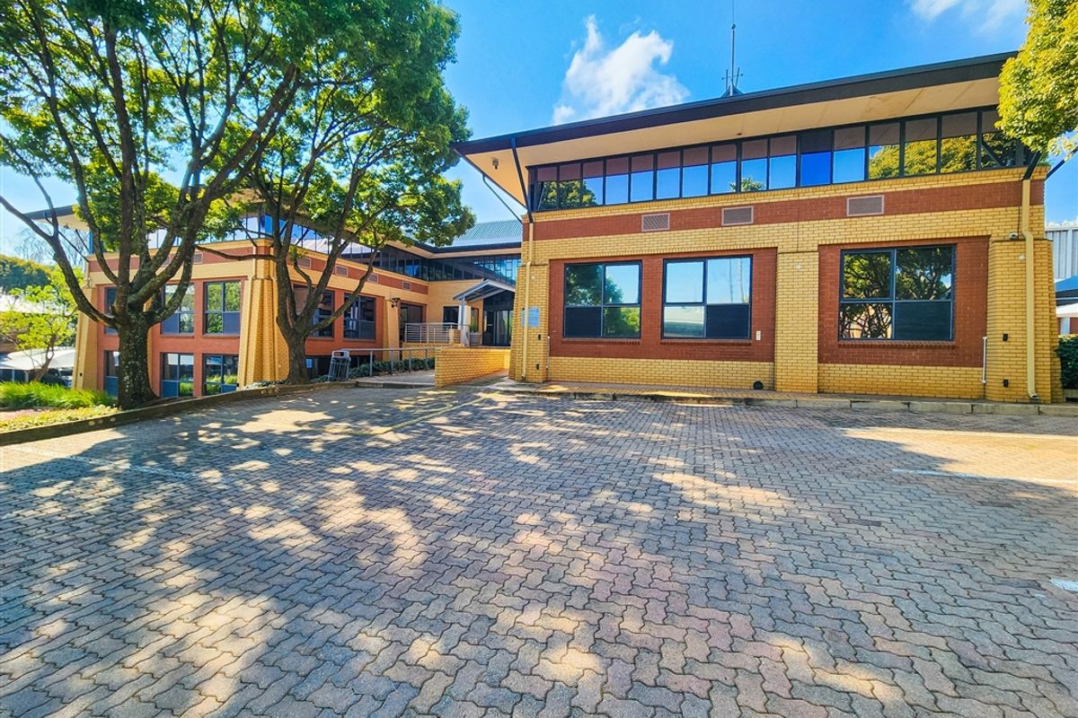 320m2 Modern Office to Let in Constantia Office Park - Photo 3