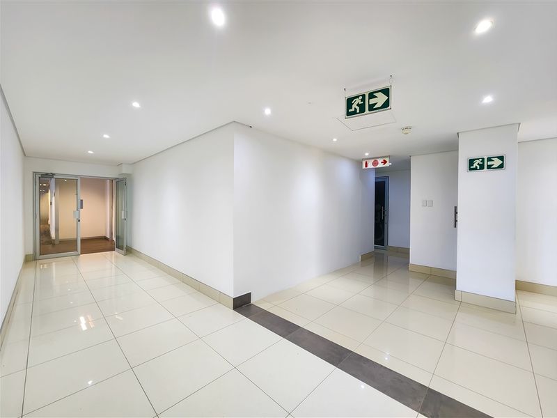 320m2 Modern Office to Let in Constantia Office Park - Photo 5