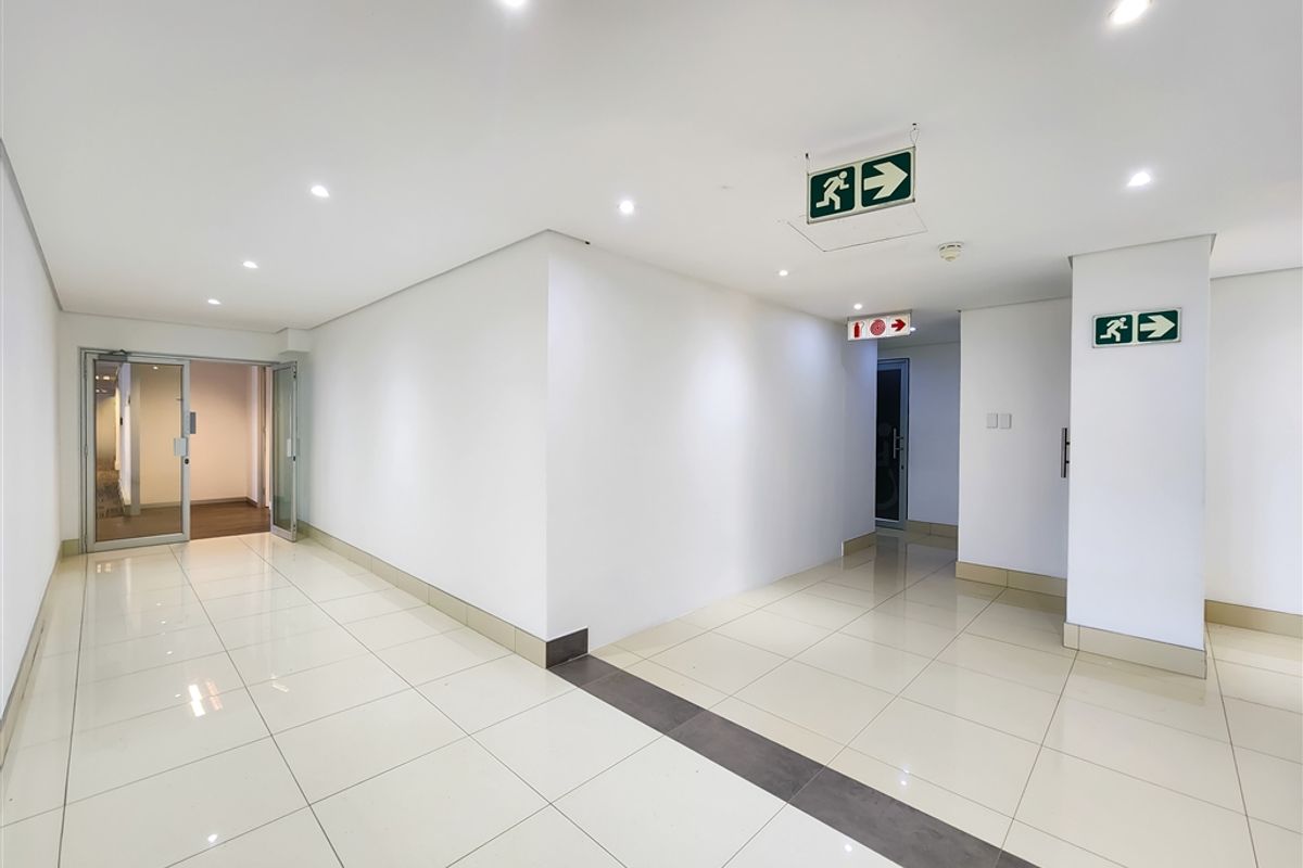 320m2 Modern Office to Let in Constantia Office Park - Photo 5