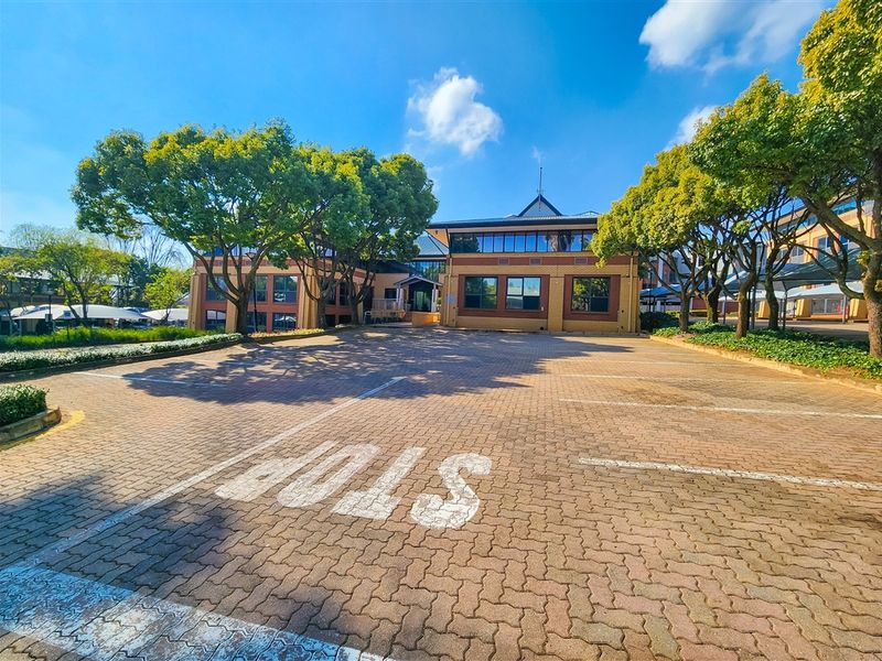 320m2 Modern Office to Let in Constantia Office Park - Photo 2