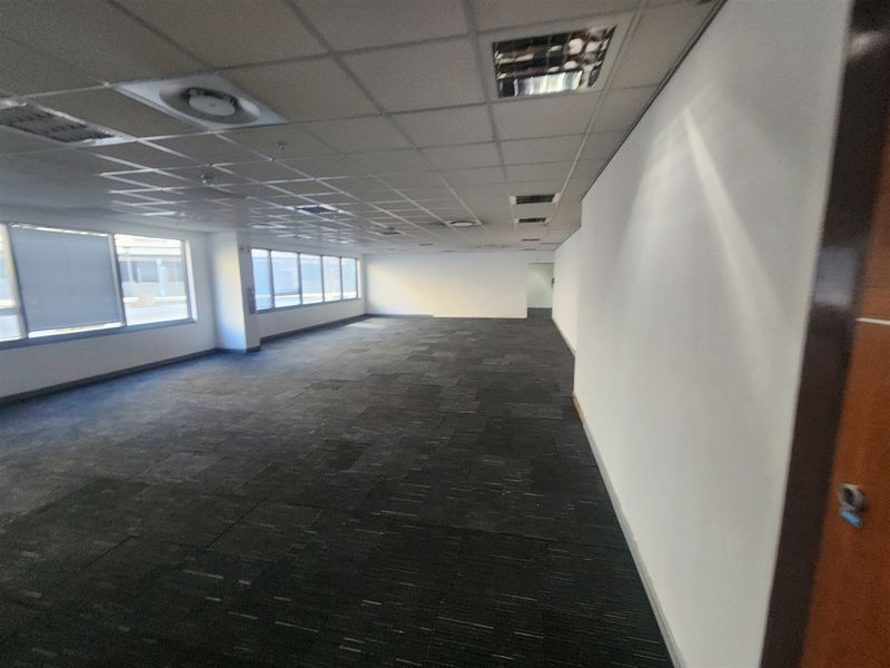 351,33sqm Offices to let in Sandown, Sandton - Photo 3