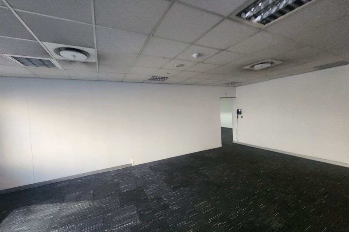 351,33sqm Offices to let in Sandown, Sandton - Photo 5