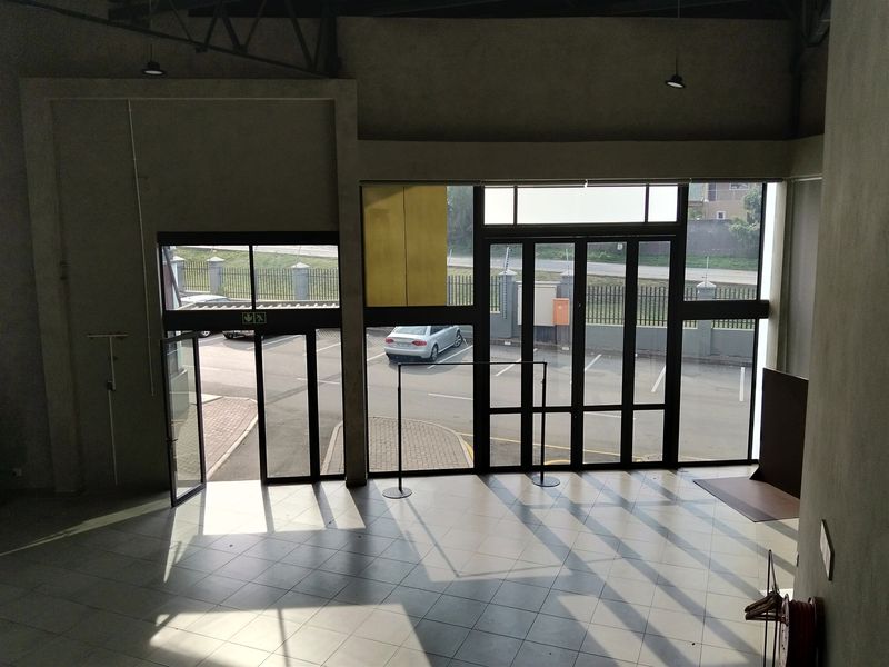 347m2  Warehouse  - TO LEASE - Photo 8