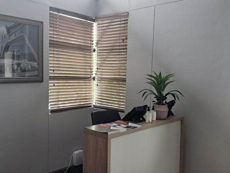 230m Office to let in Irene Link - Photo 7