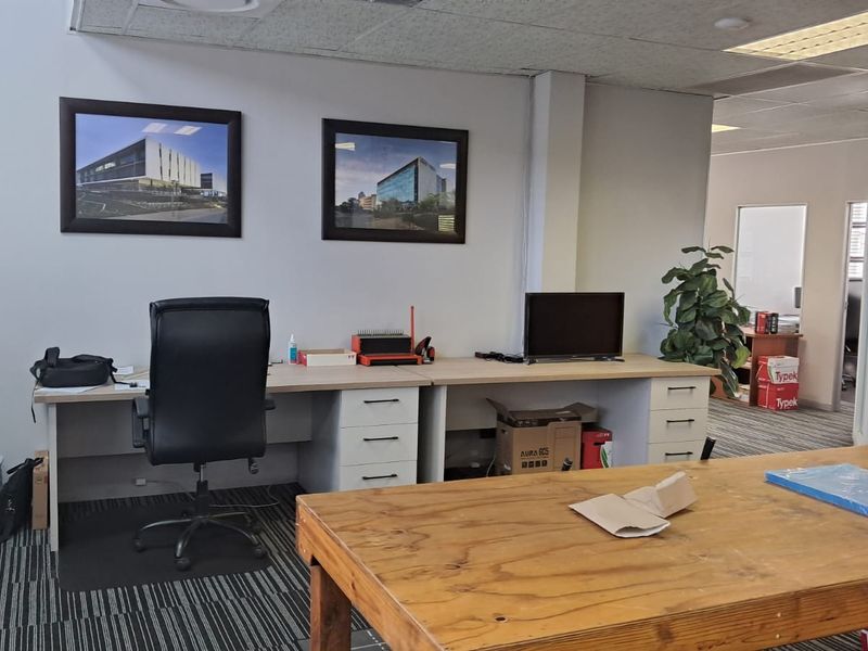 230m Office to let in Irene Link - Photo 5