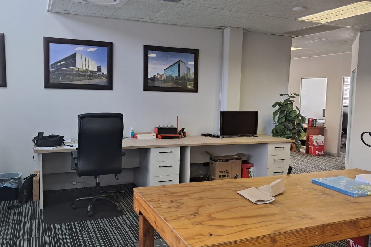 230m Office to let in Irene Link - Photo 5