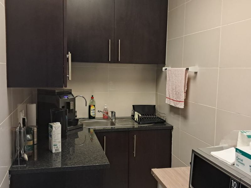 230m Office to let in Irene Link - Photo 4