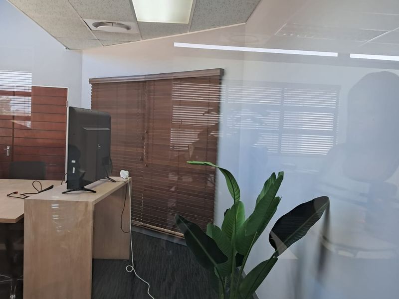 230m Office to let in Irene Link - Photo 8