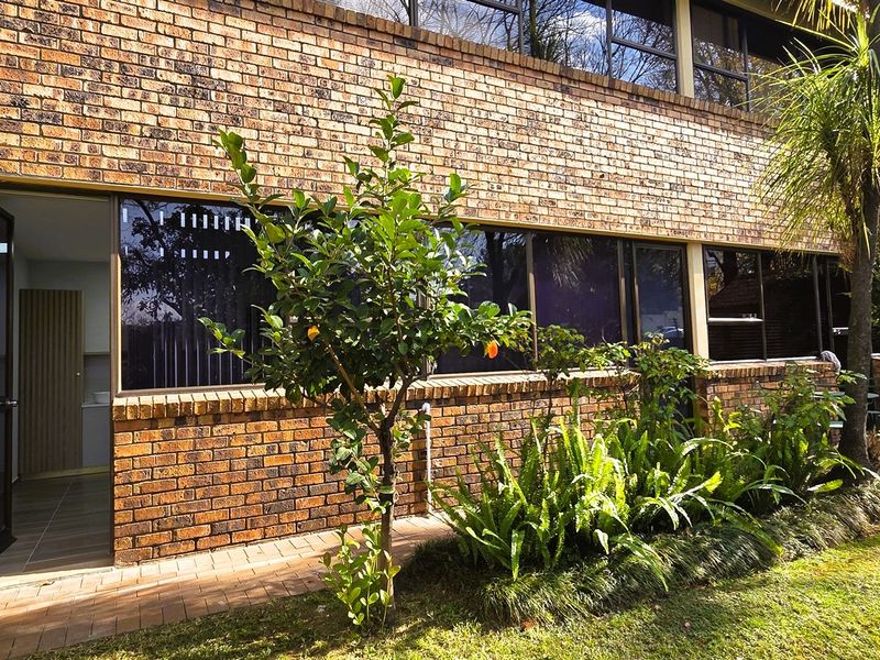 Stunning medical suite to let - Photo 1
