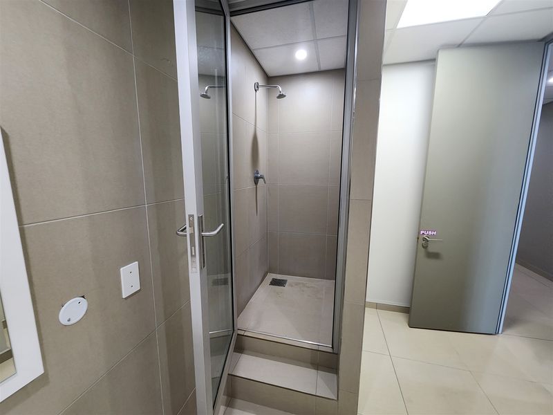 978 Offices to let in Rosebank - Photo 6