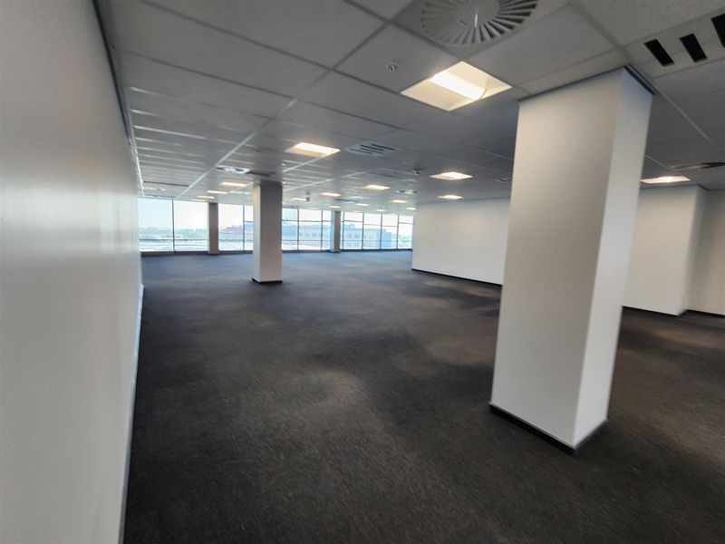 978 Offices to let in Rosebank - Photo 5