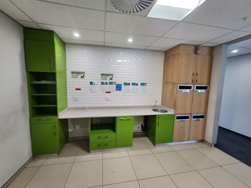 978 Offices to let in Rosebank - Photo 9