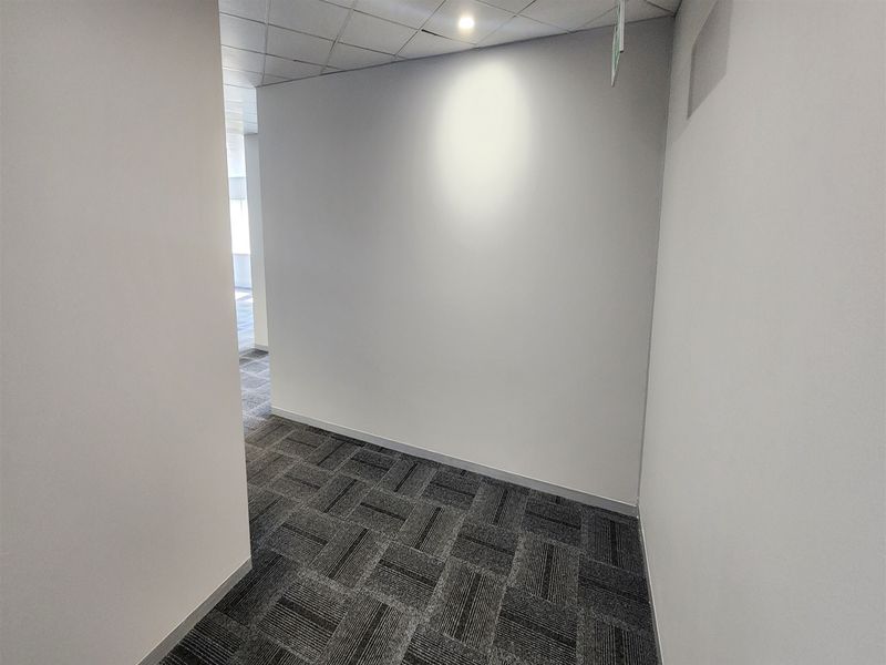 294,5sqm Offices to let in Sandown, Sandton - Photo 4