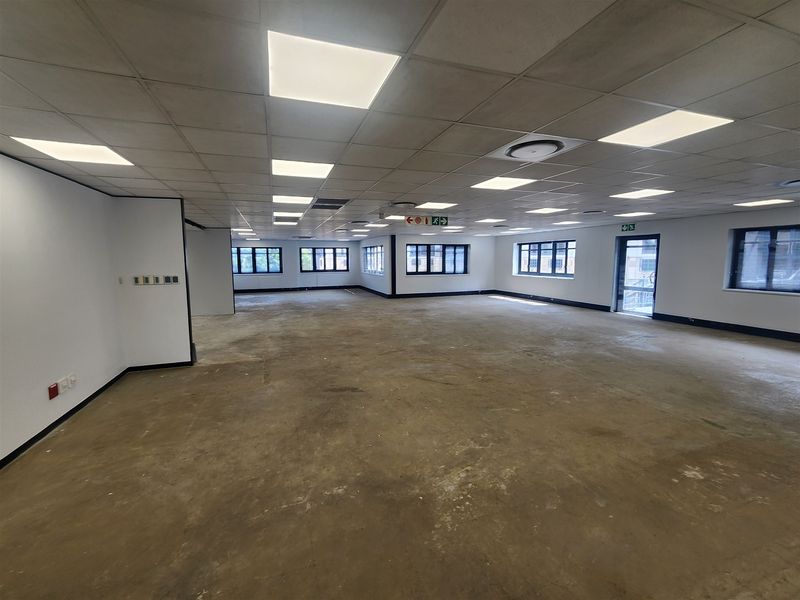 361.75sqm Offices to let in Sandown, Sandtown - Photo 5