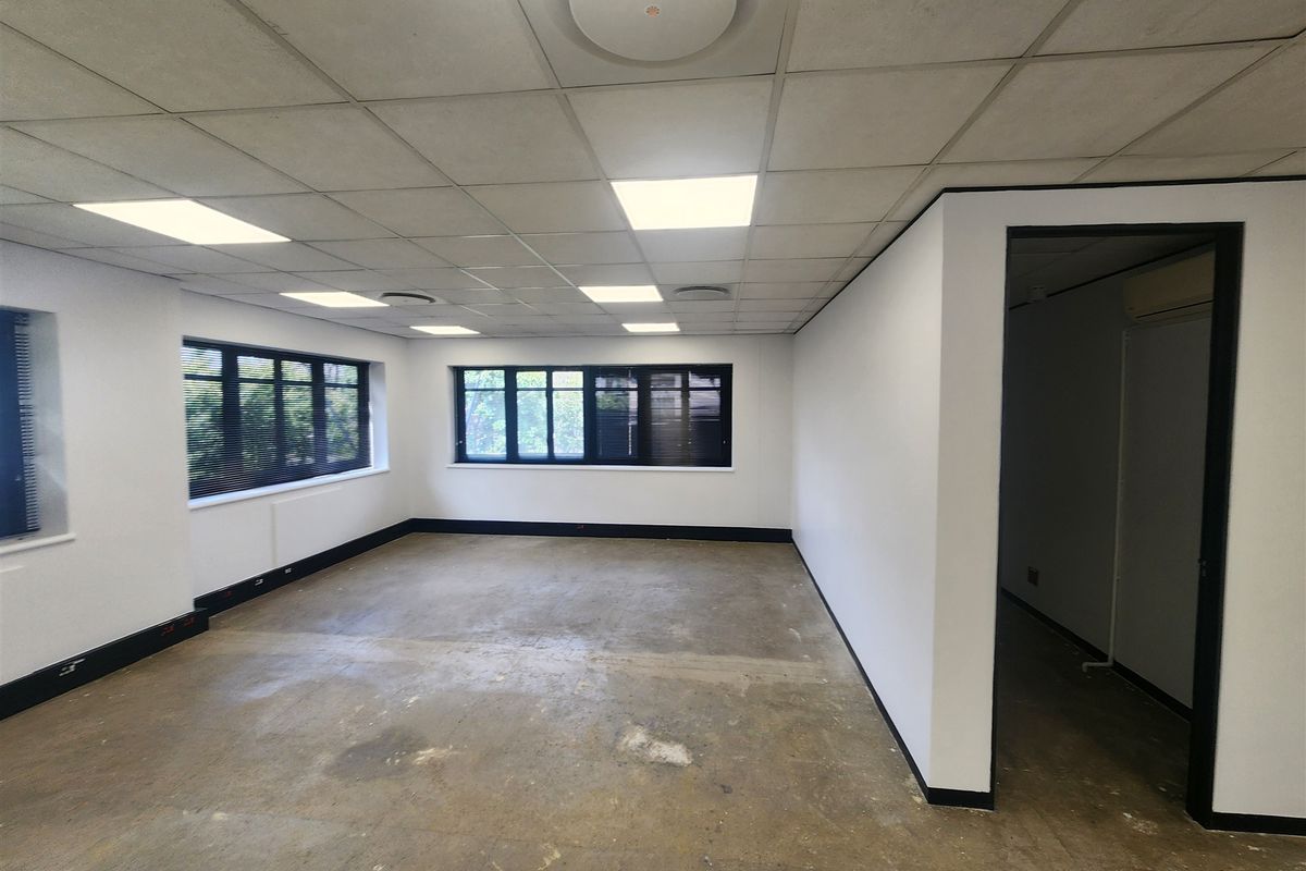 361.75sqm Offices to let in Sandown, Sandtown - Photo 3