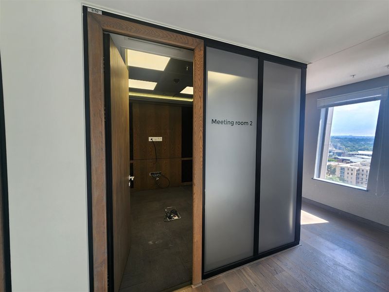 1097sqm Office space to let in Sandton - Photo 5