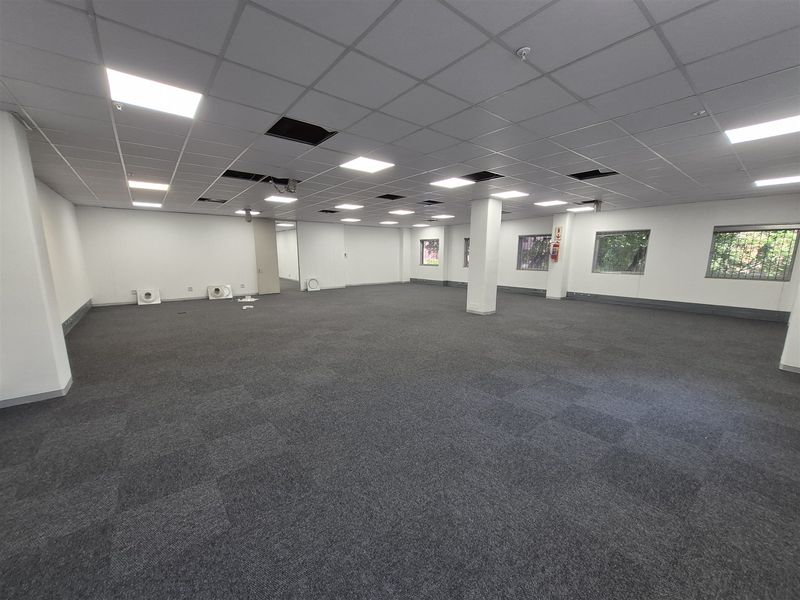 303.49sqm Offices to let in Rosebank - Photo 5