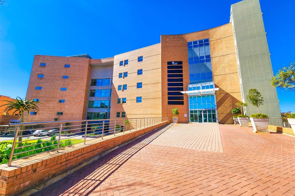 1073m2 Modern Office to Let in Constanti Kloof - Photo 4