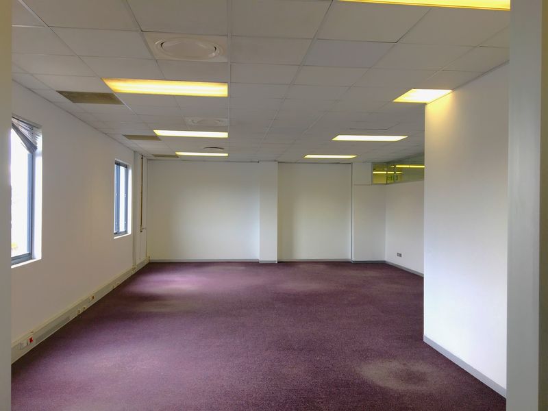 Strategic Kosi Place Office Space – 789m2 Flexible Layout in Durban’s Prime Business Hub - Photo 8
