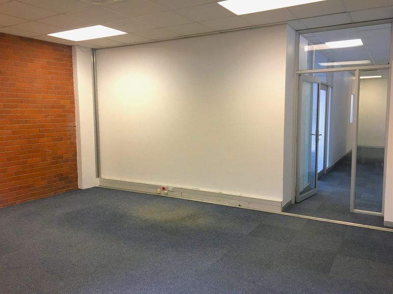 Strategic Kosi Place Office Space – 789m2 Flexible Layout in Durban’s Prime Business Hub - Photo 3