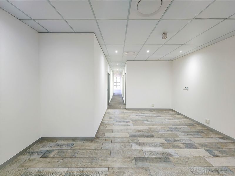 211m2 Modern Office to Let in Infinity Business Park - Photo 7