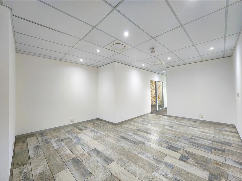211m2 Modern Office to Let in Infinity Business Park - Photo 6