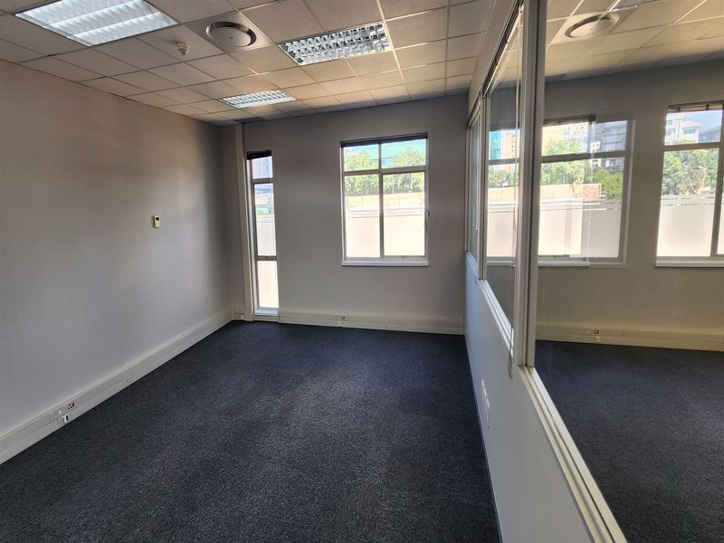 325.20 Offices to let in Sandown, Sandton - Photo 8
