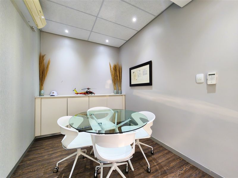 228m2 Modern Office For Sale in Cedar Tree Office Park - Photo 6