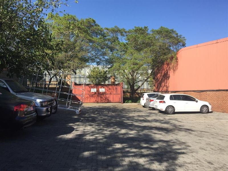 262m2  Warehouse  - TO LEASE or FOR SALE at R2 350 000.00 plus vat - Photo 4