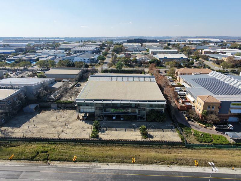 Warehouse to let in Linbro Park - Photo 6