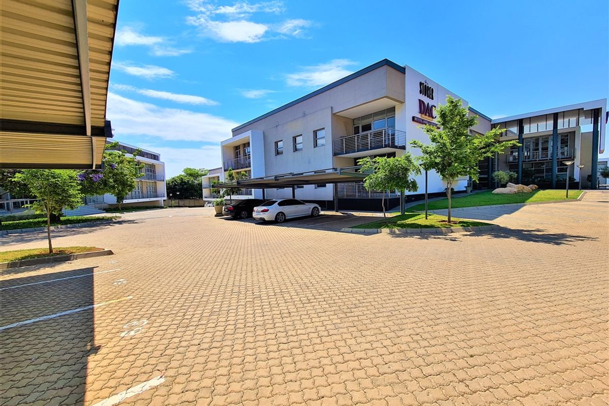 Modern 183m2 Office For Sale in Willow Wood Office Park - Photo 2