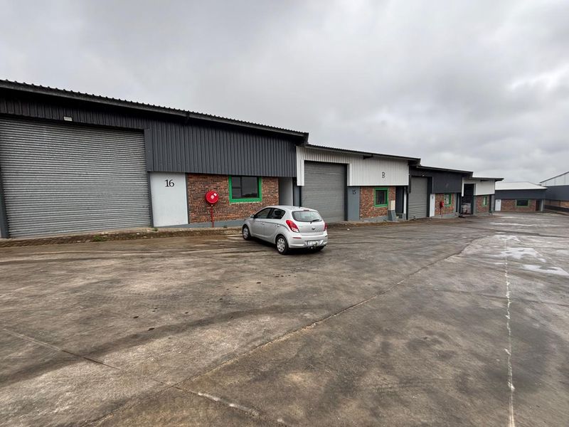 190sqm Mini-Factory to rent in Mkondeni from R9500-00 per month + Vat - Photo 2